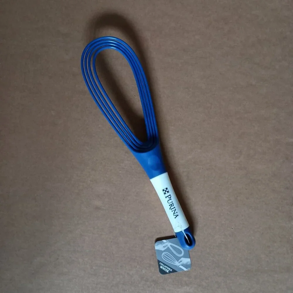 NWT Purina collapsible whisk, blue